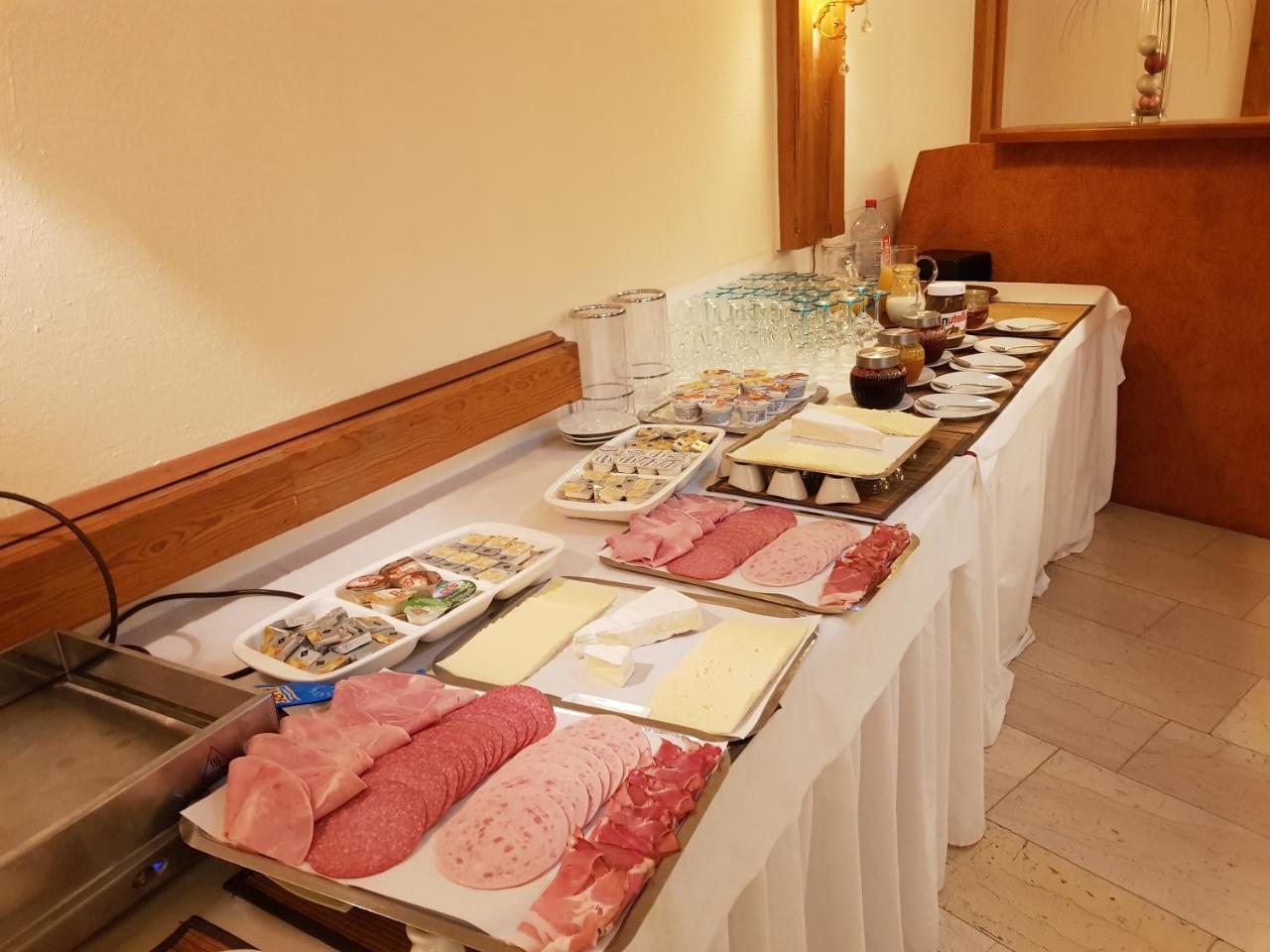 Hotel Hafez Бад-Зальцуфлен Экстерьер фото
